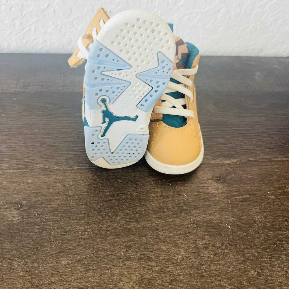 Nike Jordan Jumpman MVP Sneakers Size 5C DZ5576-700 Kids Shoes 021124